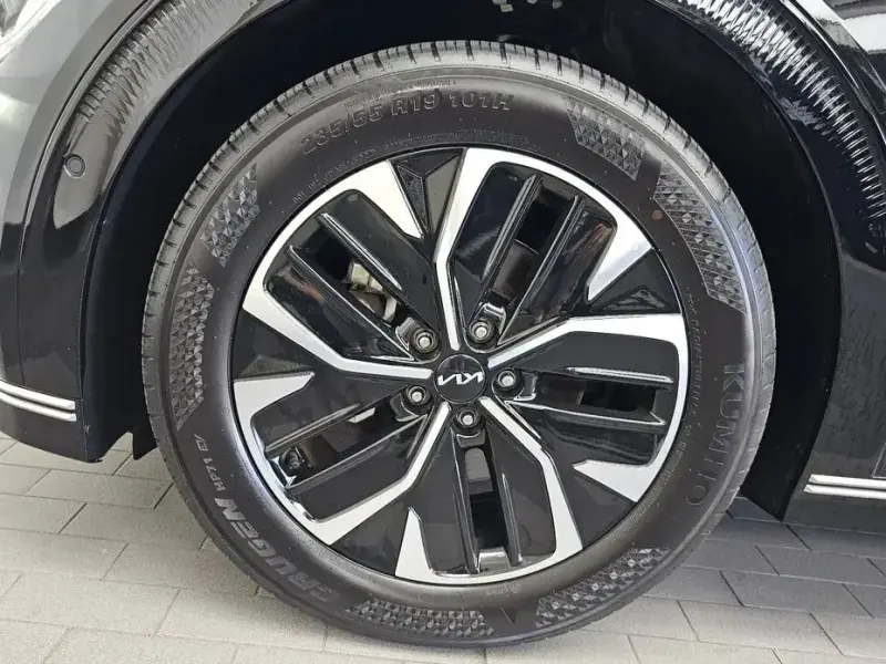 2023 Kia EV6 с пробегом 25 430 км