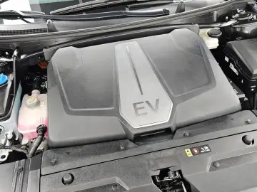2023 Kia EV6 с пробегом 25 430 км