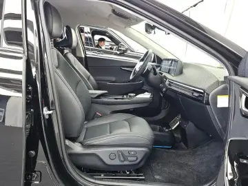 2023 Kia EV6 с пробегом 25 430 км