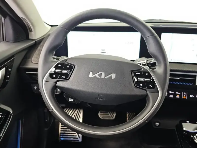 2023 Kia EV6 с пробегом 25 430 км