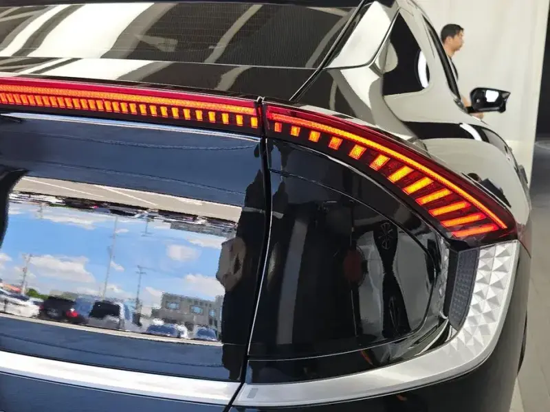 2023 Kia EV6 с пробегом 25 430 км