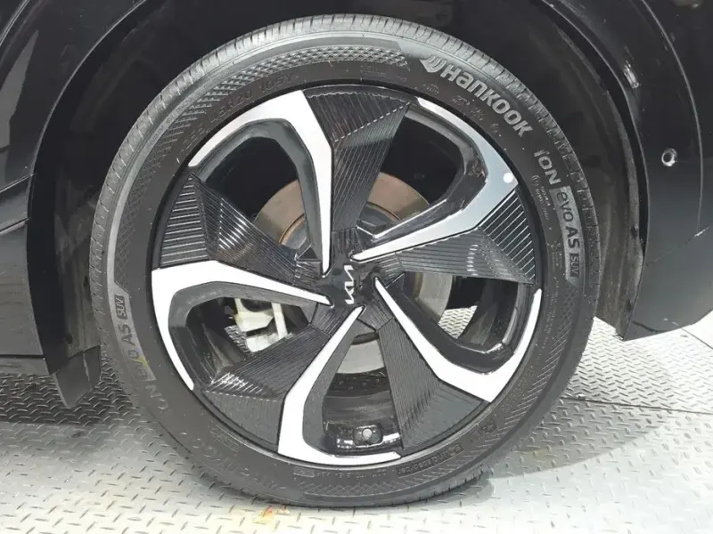 2022 Kia EV6 с пробегом 95 981 км