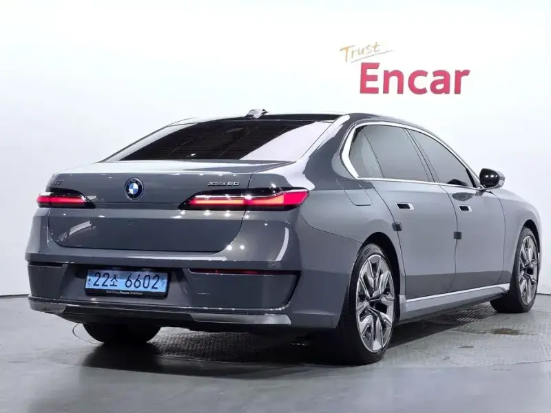 2023 BMW i7 с пробегом 50 459 км