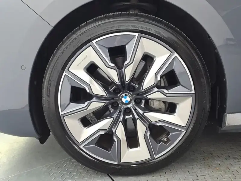 2023 BMW i7 с пробегом 50 459 км