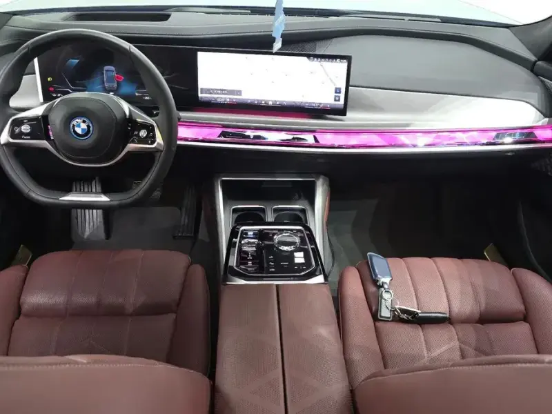 2023 BMW i7 с пробегом 50 459 км