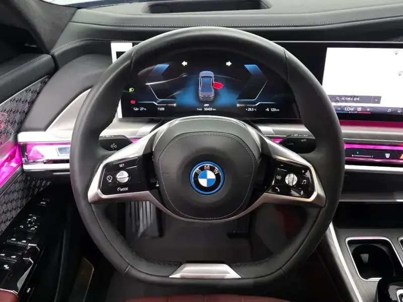 2023 BMW i7 с пробегом 50 459 км