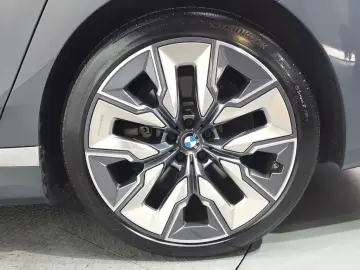 2023 BMW i7 с пробегом 50 459 км