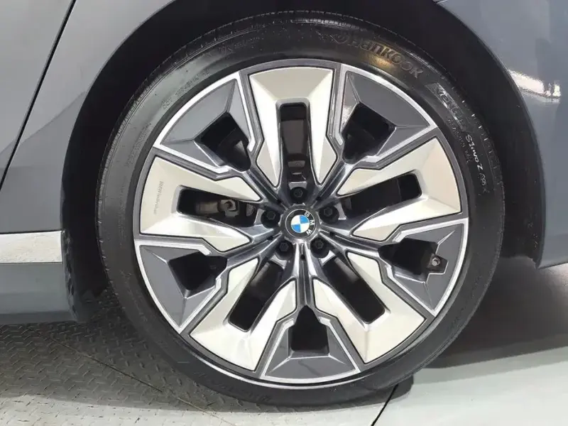 2023 BMW i7 с пробегом 50 459 км