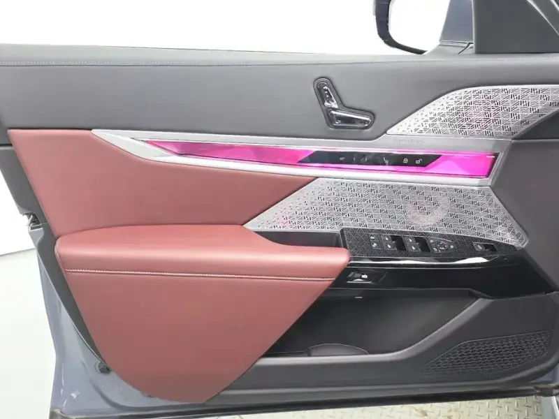 2023 BMW i7 с пробегом 50 459 км
