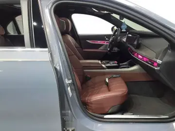 2023 BMW i7 с пробегом 50 459 км