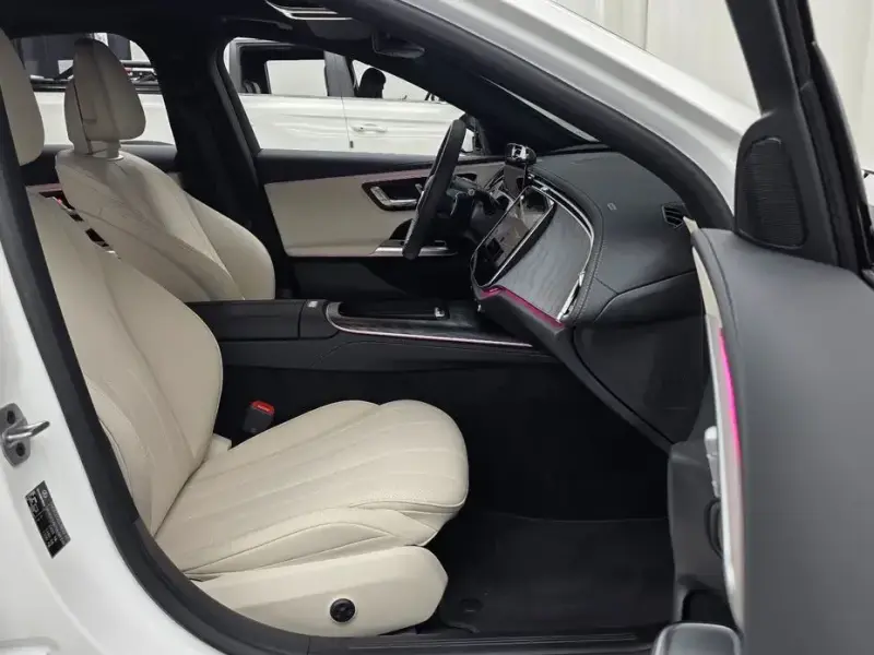 2025 Mercedes-Benz E-Класс с пробегом 3 860 км