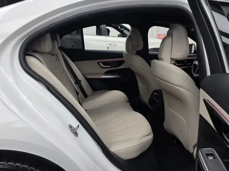 2025 Mercedes-Benz E-Класс с пробегом 3 860 км