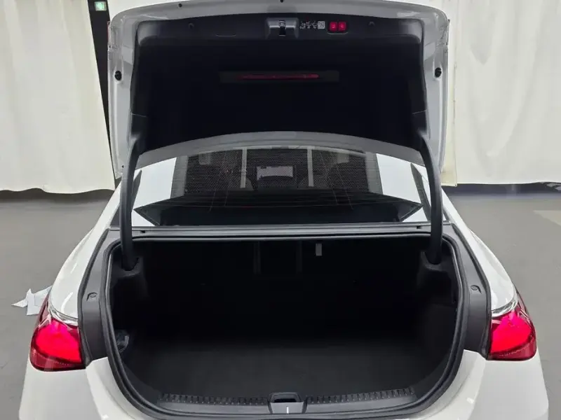 2025 Mercedes-Benz E-Класс с пробегом 3 860 км
