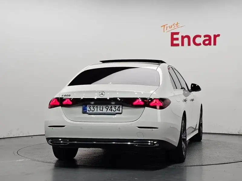 2024 Mercedes-Benz E-Класс с пробегом 17 745 км