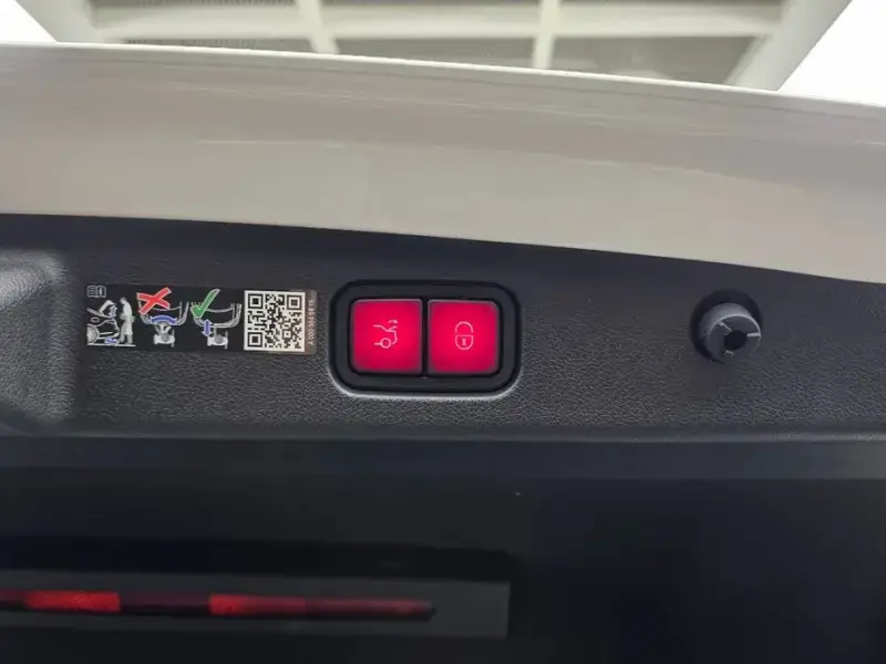 2025 Mercedes-Benz E-Класс с пробегом 3 860 км