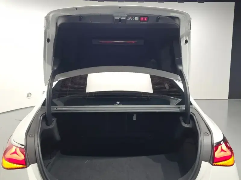 2024 Mercedes-Benz E-Класс с пробегом 17 745 км