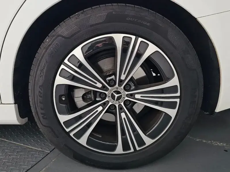 2024 Mercedes-Benz E-Класс с пробегом 17 745 км