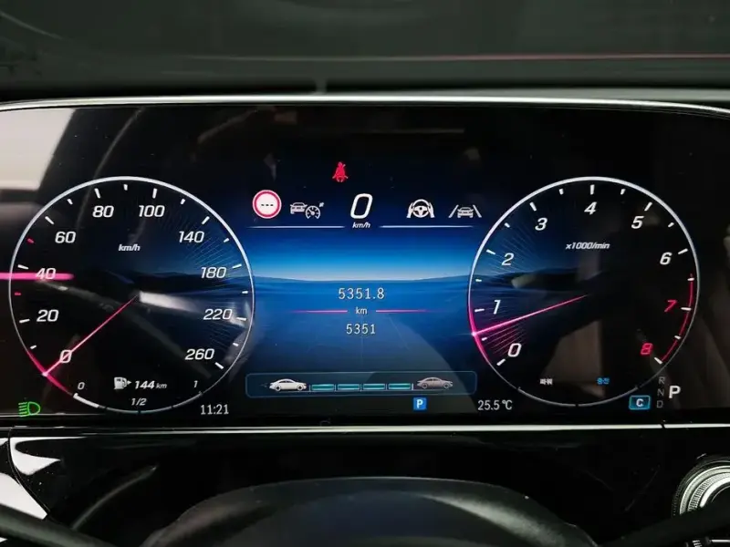 2026 Mercedes-Benz E-Класс с пробегом 5 351 км