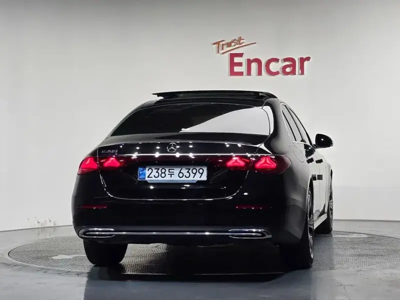 2024 Mercedes-Benz E-Класс с пробегом 33 902 км