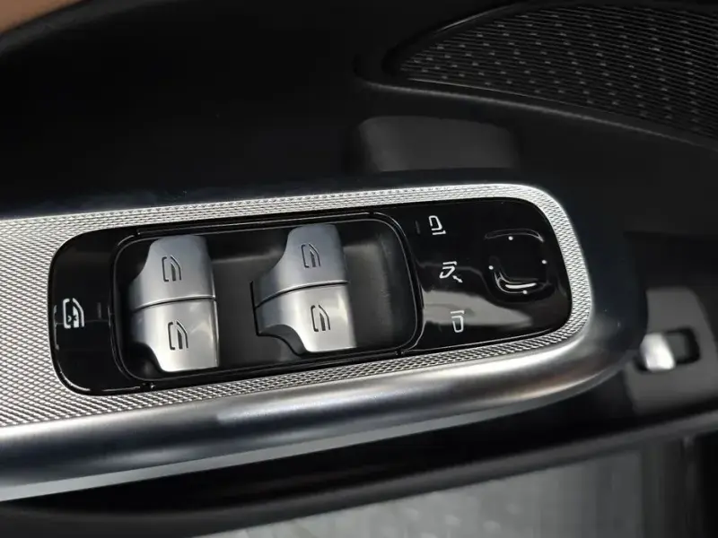 2024 Mercedes-Benz E-Класс с пробегом 33 902 км