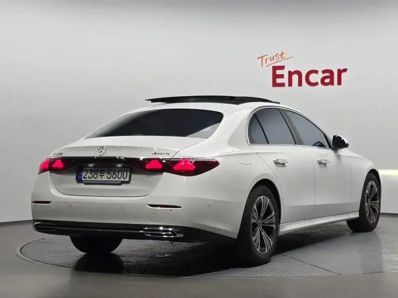 2025 Mercedes-Benz E-Класс с пробегом 16 236 км