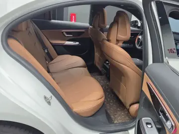 2025 Mercedes-Benz E-Класс с пробегом 16 236 км