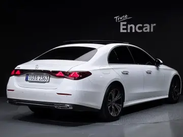 2024 Mercedes-Benz E-Класс с пробегом 23 042 км