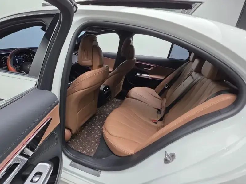 2025 Mercedes-Benz E-Класс с пробегом 16 236 км