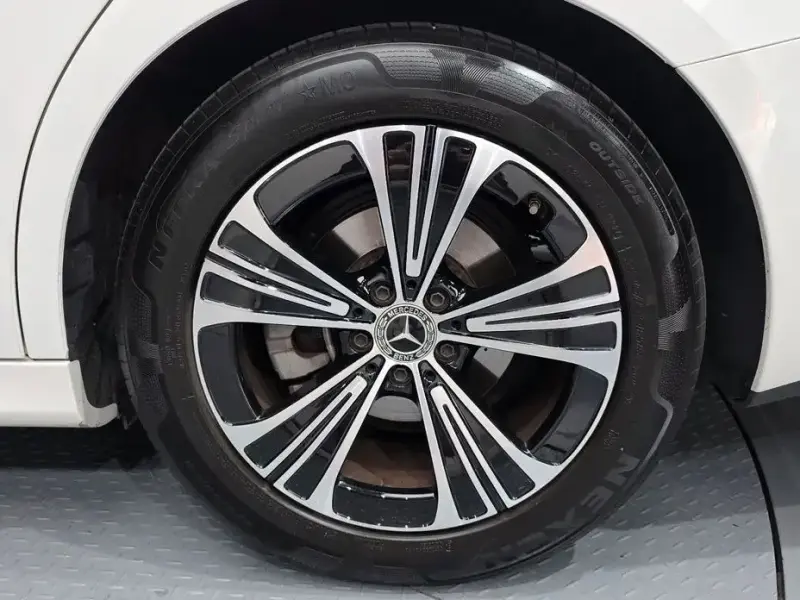 2024 Mercedes-Benz E-Класс с пробегом 23 042 км