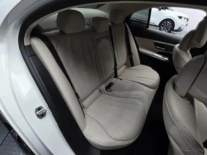 2024 Mercedes-Benz E-Класс с пробегом 23 042 км