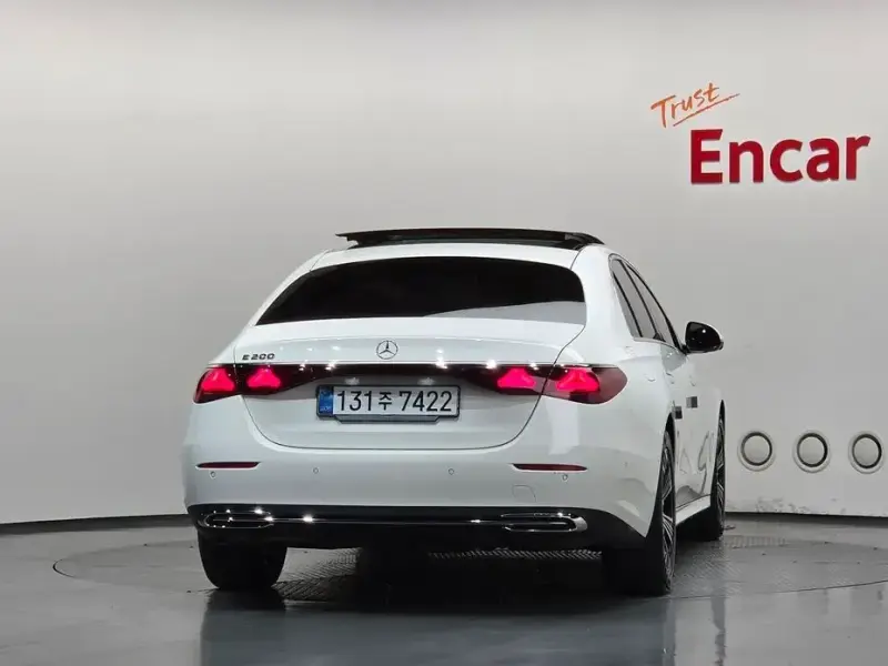 2024 Mercedes-Benz E-Класс с пробегом 17 139 км
