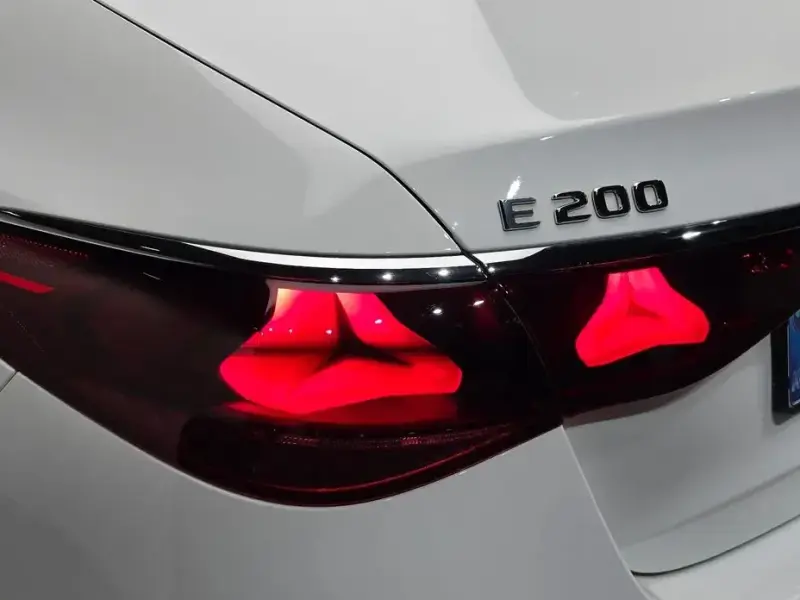 2024 Mercedes-Benz E-Класс с пробегом 17 139 км