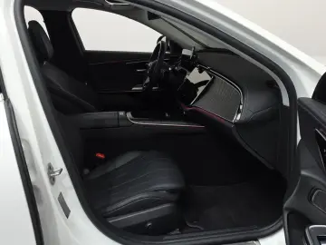 2024 Mercedes-Benz E-Класс с пробегом 17 139 км