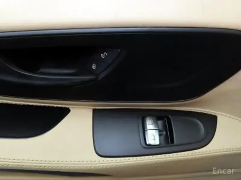 2020 Mercedes-Benz V-Класс с пробегом 32 500 км