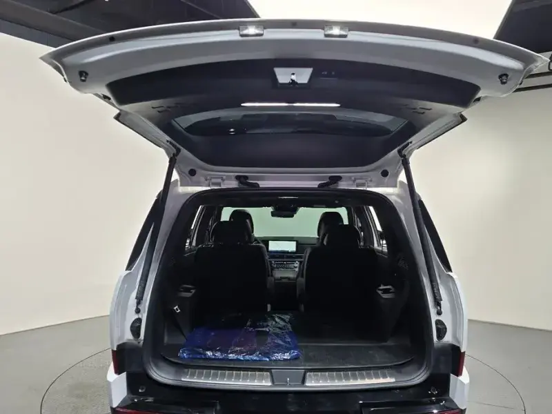 2025 Hyundai Santa Fe с пробегом 31 535 км