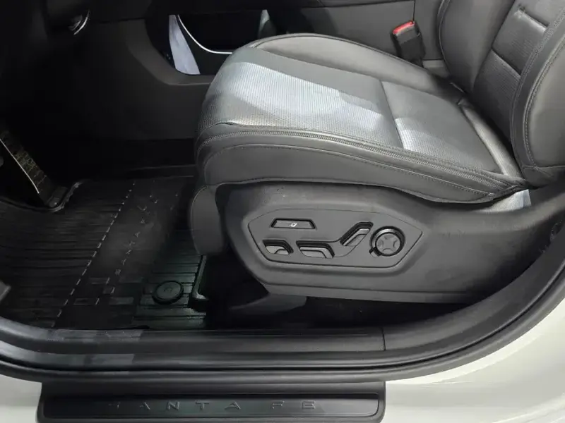 2025 Hyundai Santa Fe с пробегом 31 535 км