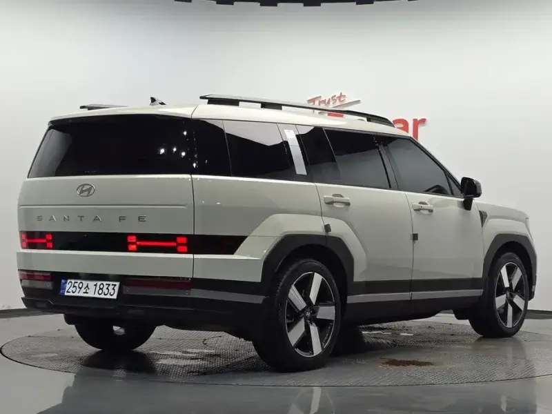 2025 Hyundai Santa Fe с пробегом 22 349 км