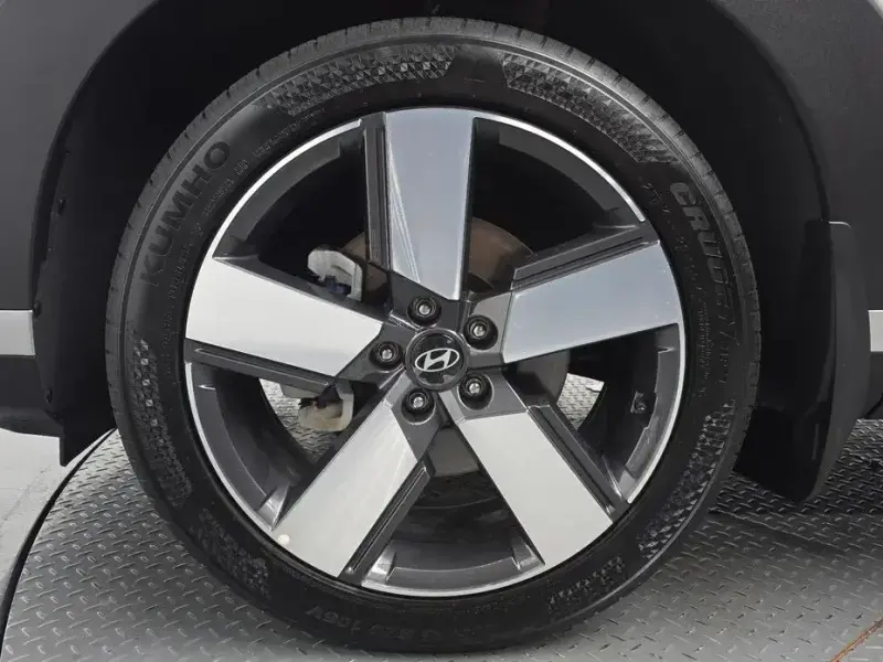 2025 Hyundai Santa Fe с пробегом 22 349 км