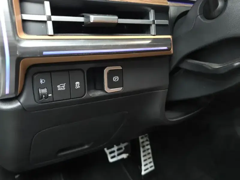 2025 Hyundai Santa Fe с пробегом 22 349 км