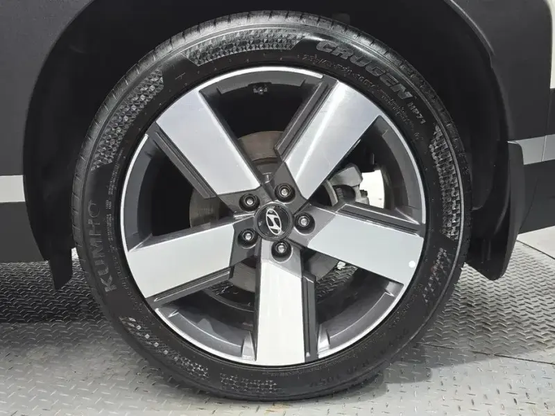 2025 Hyundai Santa Fe с пробегом 22 349 км
