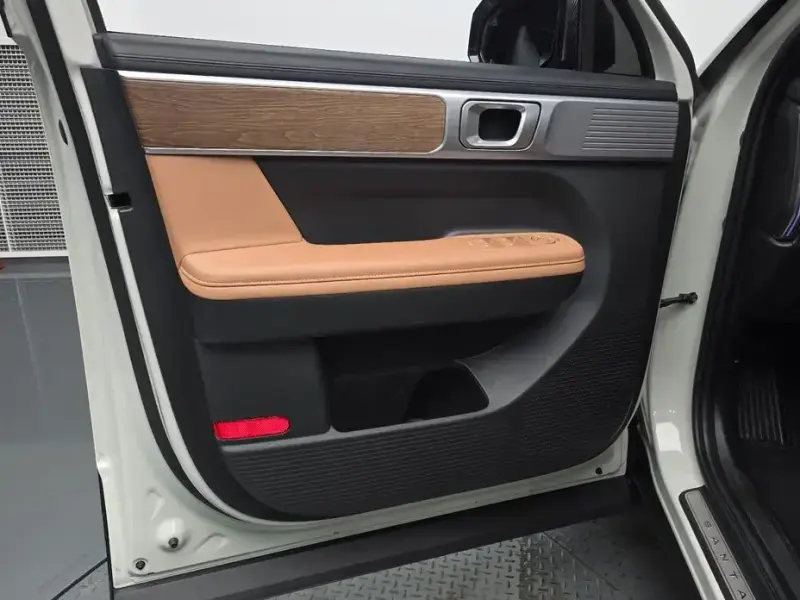 2025 Hyundai Santa Fe с пробегом 22 349 км