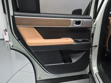 2025 Hyundai Santa Fe с пробегом 22 349 км