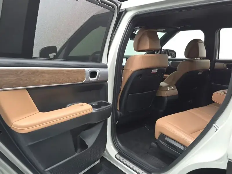 2025 Hyundai Santa Fe с пробегом 22 349 км