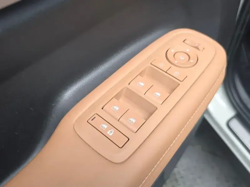 2025 Hyundai Santa Fe с пробегом 22 349 км