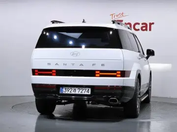 2025 Hyundai Santa Fe с пробегом 5 556 км