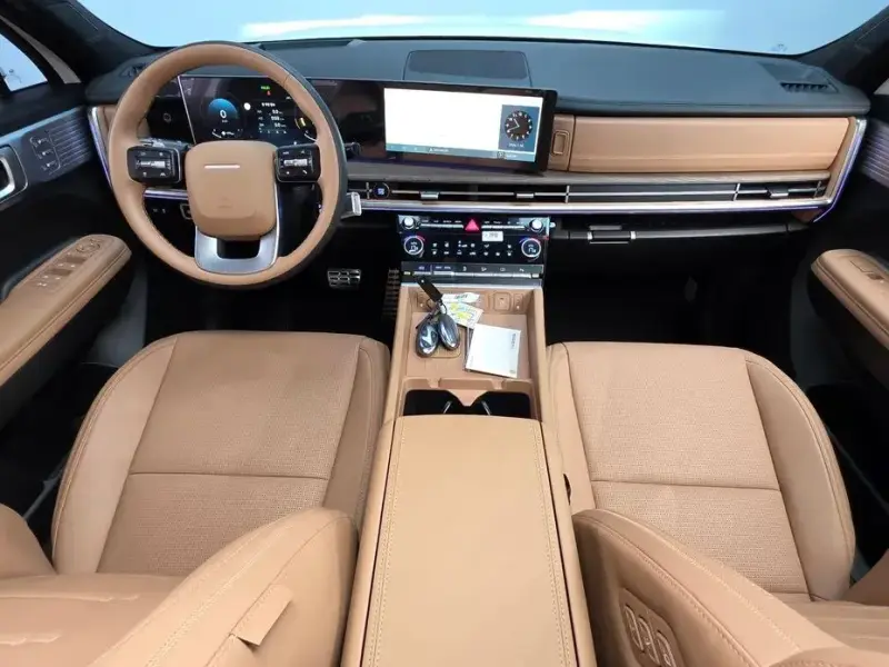 2025 Hyundai Santa Fe с пробегом 5 556 км