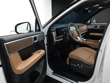 2025 Hyundai Santa Fe с пробегом 5 556 км