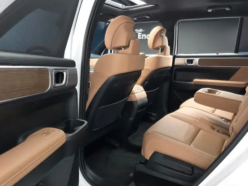 2025 Hyundai Santa Fe с пробегом 5 556 км