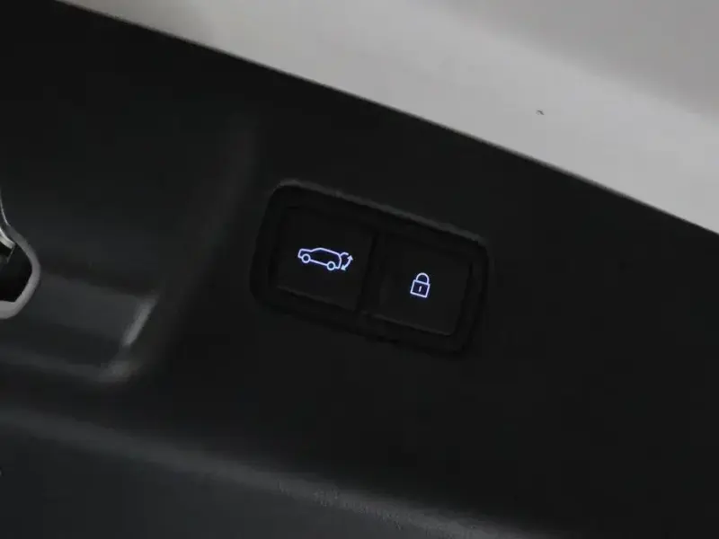 2025 Hyundai Santa Fe с пробегом 5 556 км