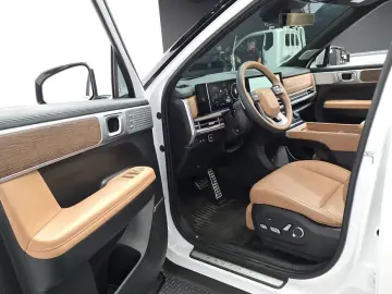 2025 Hyundai Santa Fe с пробегом 28 249 км
